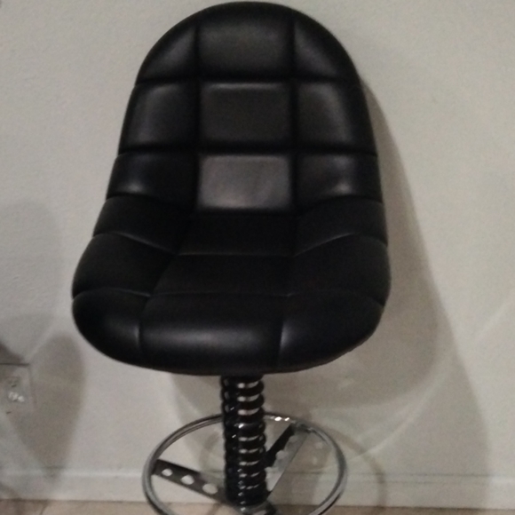 Seat - Picture 2 of 2